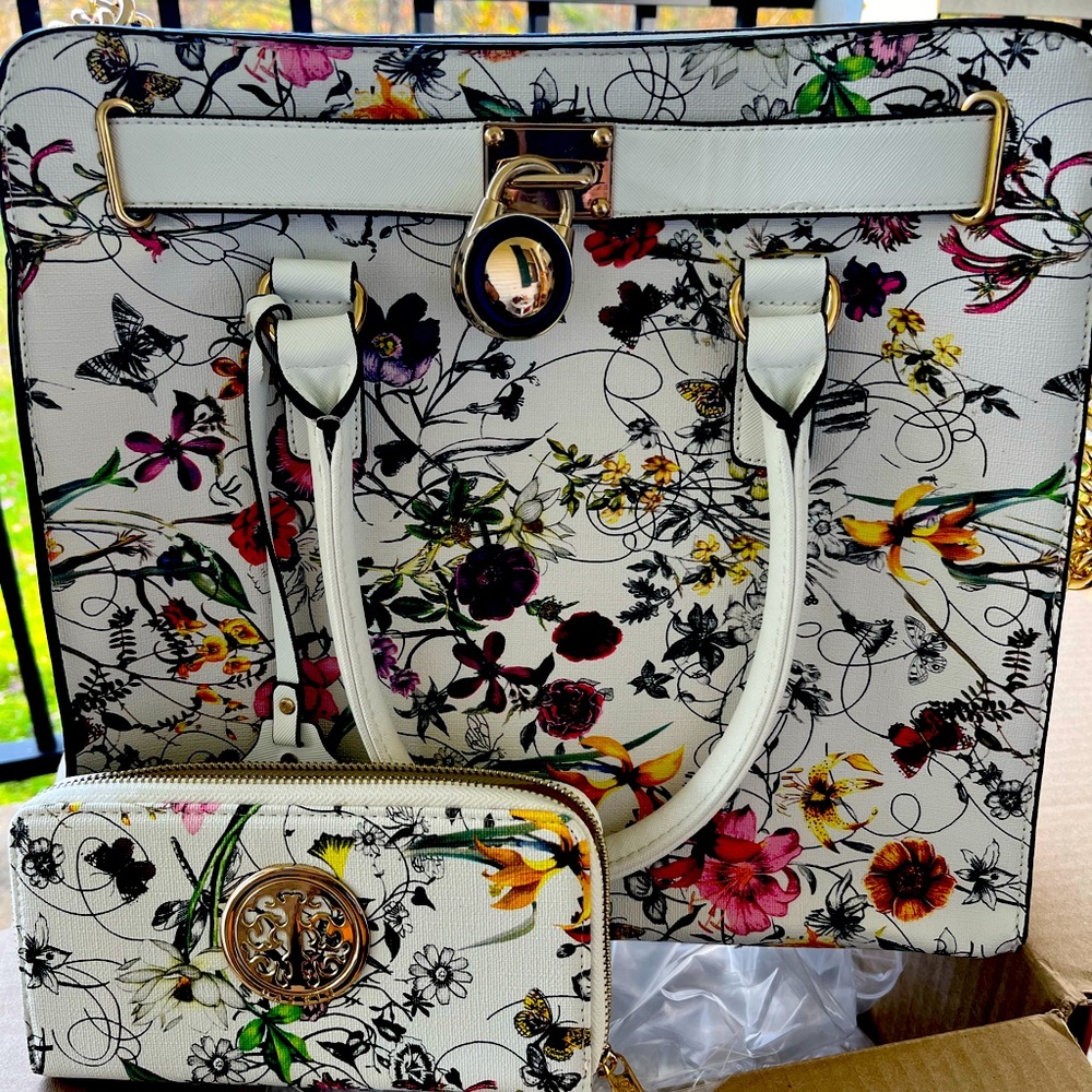 Beautiful handbag with matching wallet have